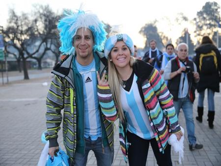https://betting.betfair.com/football/Argentinian%20football%20fans.jpg